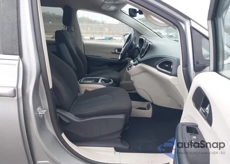 2021 Chrysler Pacifica Hybrid Touring z USA, uszkodzony, nr VIN 2C4RC1R74MR544663